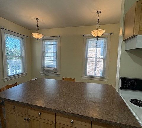 5th image of 665 Oak Hill Ave #3