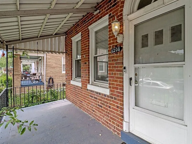 6208 7th St NW — Photo 3
