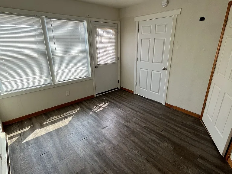 912 N State Rd #5 — Photo 4