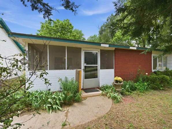 137 N Davidson Ave, Bentley, KS 67016