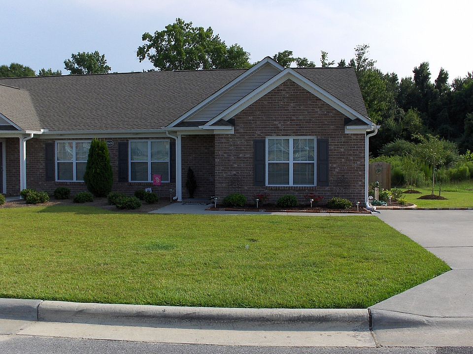 1st image of 2608 B Sawgrass Dr