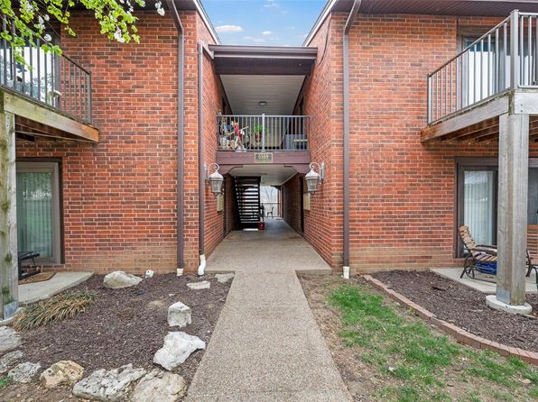 5569 Baronridge Dr APT 4, Saint Louis, MO 63129