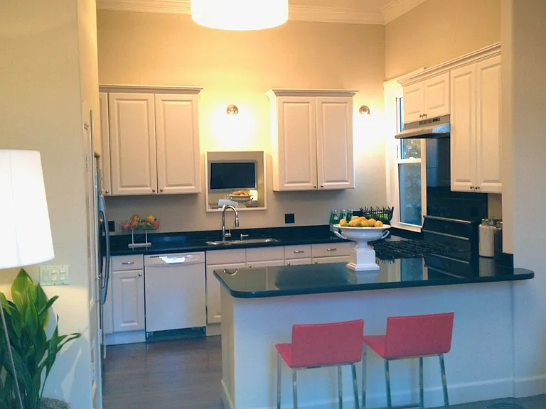 501 Broderick St — Photo 3