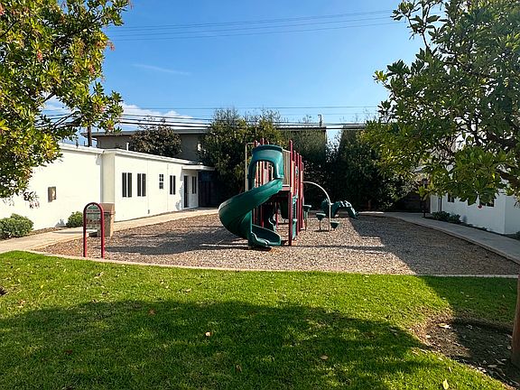 2nd image of 130 N Surfside Dr #1