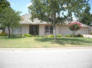 802 NW Seaton Pl, Lawton, OK 73505