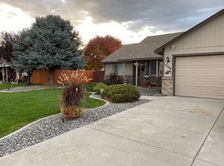 5504 Holly Way, West Richland, WA