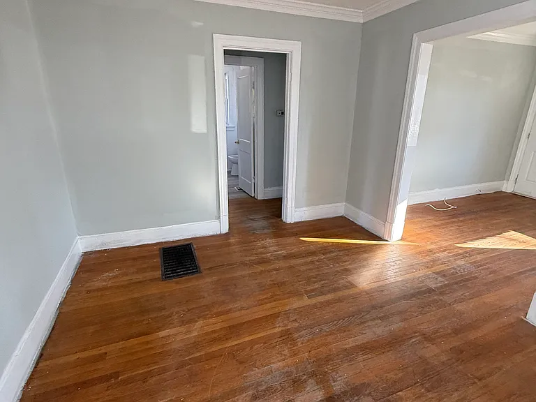 1410 Whatley St — Photo 4