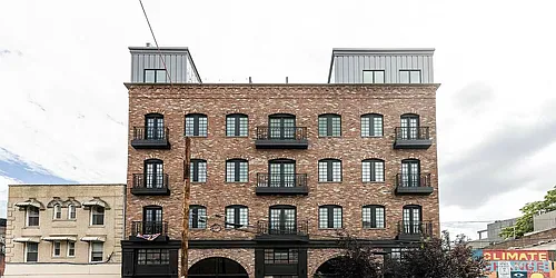 Rented by PREMIUM US INC