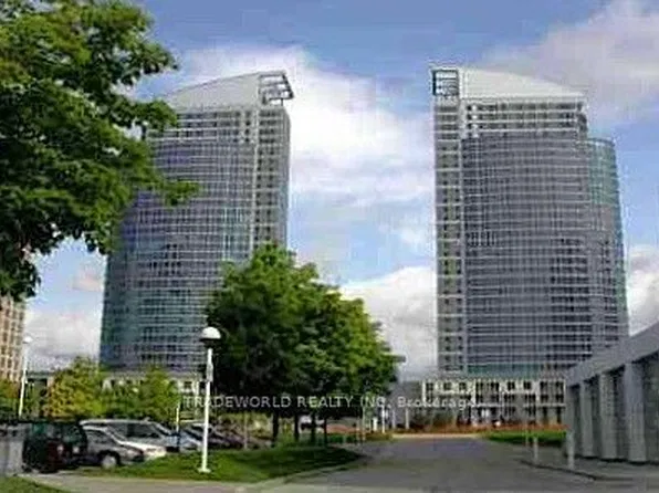 38 Lee Centre Dr Unit 1610, Toronto, ON M1H 3J7
