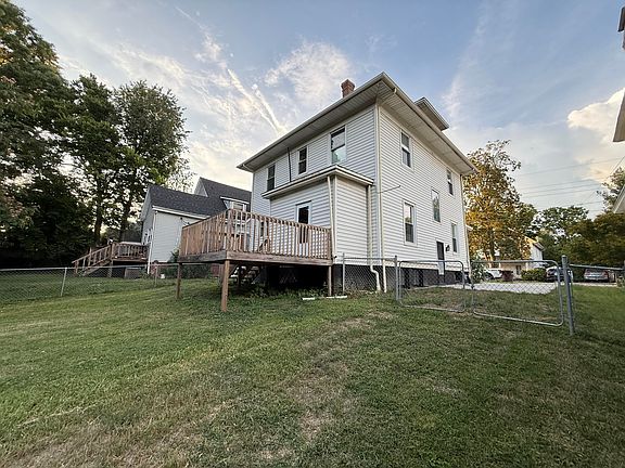 4th image of 350 Woodland Ave