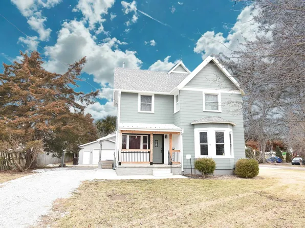 307 E 4th St, Earl Park, IN 47942