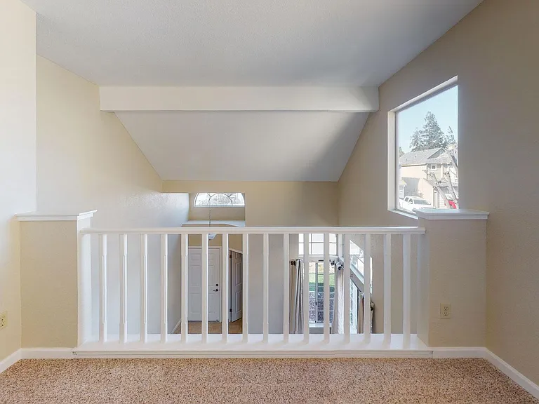 225 Leafwood Ct — Photo 10