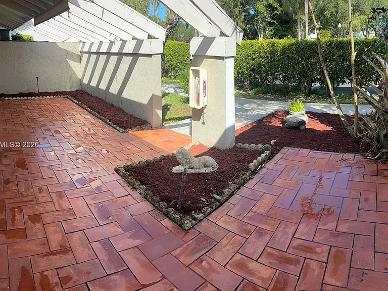 2902 SW 21st Ter #301C — Photo 22