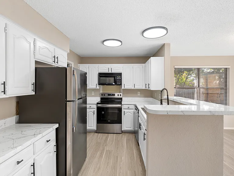 2706 Bridge Lake Dr — Photo 5
