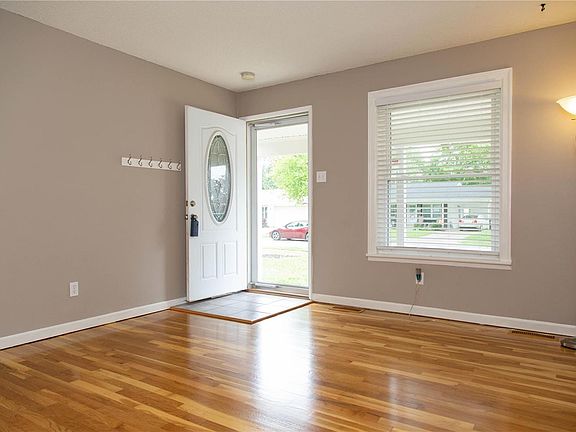 2nd image of 7431 Foxfield Dr