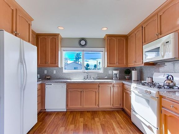 5th image of 4729 Brighton Ave
