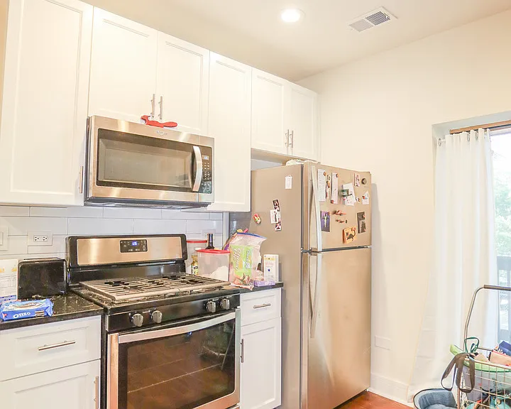 652 W Roscoe St #103 — Photo 2