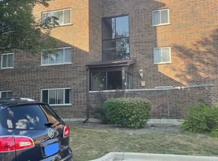 650 Perrie Dr APT 304, Elk Grove Village, IL 60007