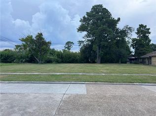 70 Patterson Dr, Chalmette, LA 70043