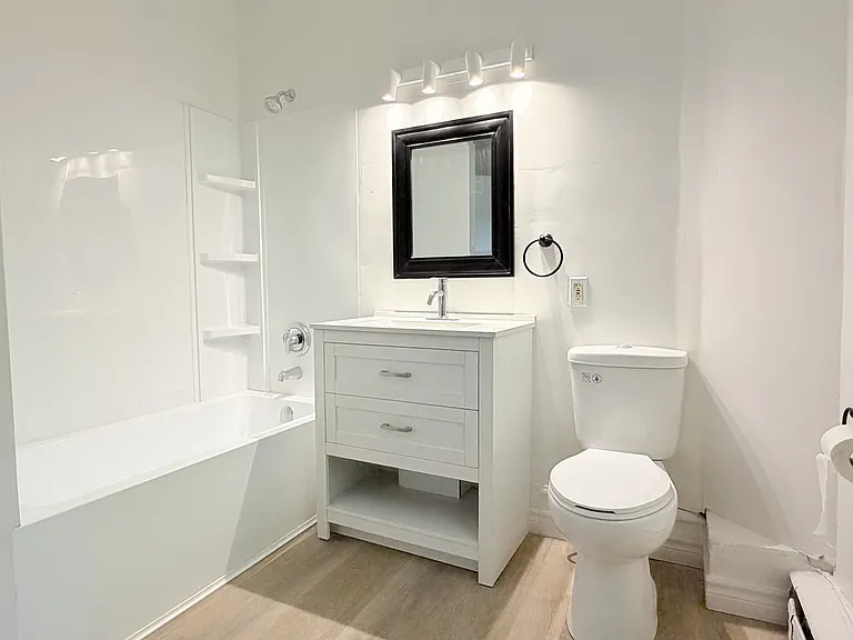 537 Confederation St #7 — Photo 11