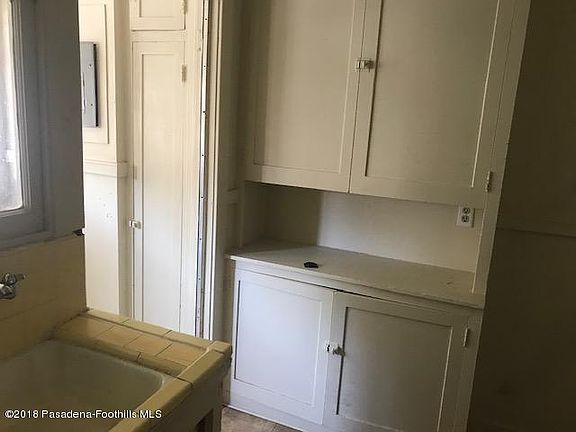 5th image of 545 S Euclid Ave APT 7