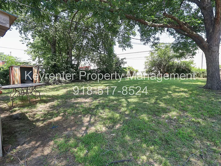 E 4th Street Duplex — Photo 13