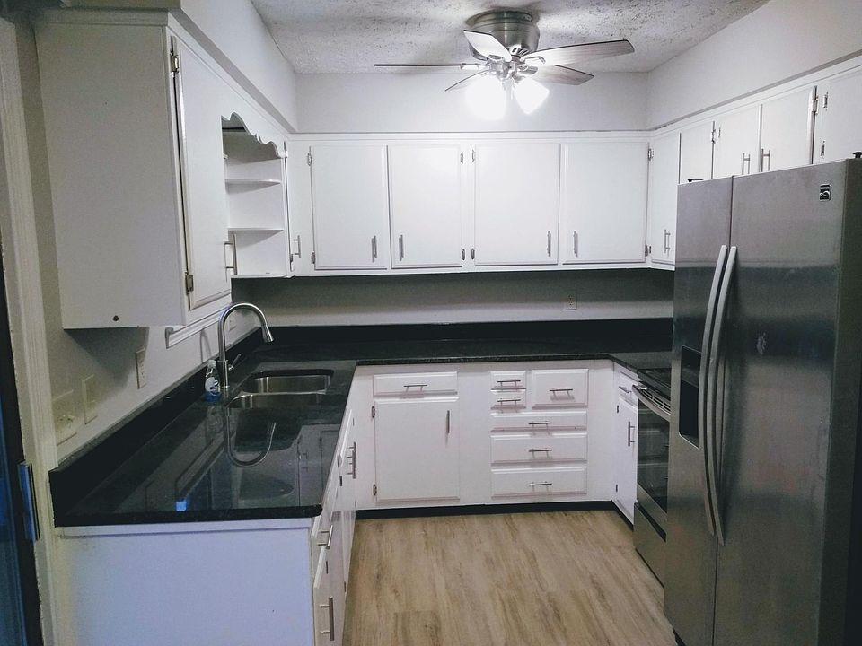 Granite counter tops!