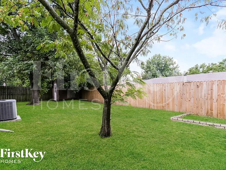604 Circleview Dr — Photo 14