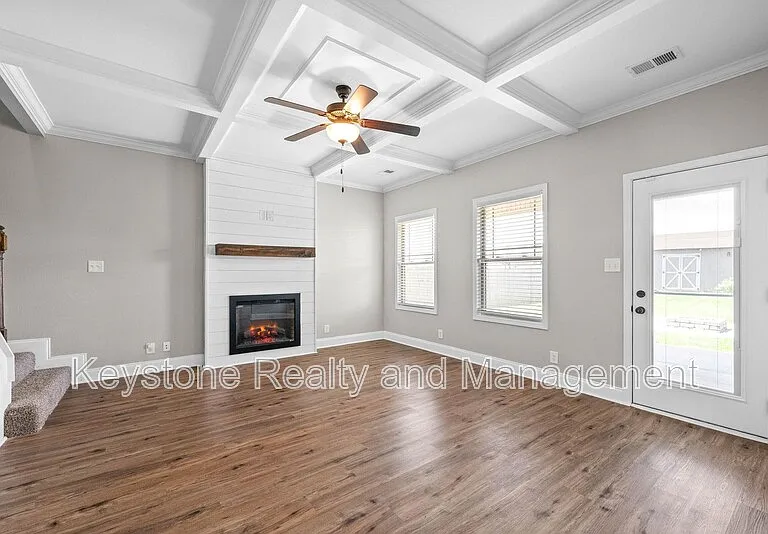 1236 Winterset Dr — Photo 3