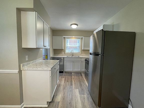 5th image of 657 W Louden Ave