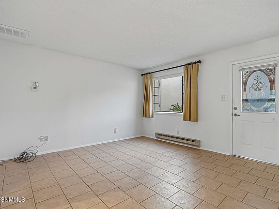 2nd image of 1636 Capitan Ave