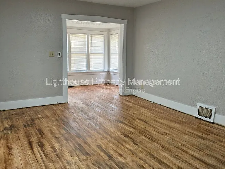 3040 Temple St — Photo 15