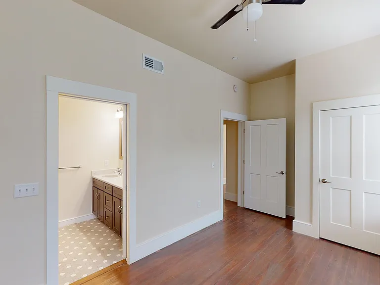 101 Peete St #4 — Photo 8