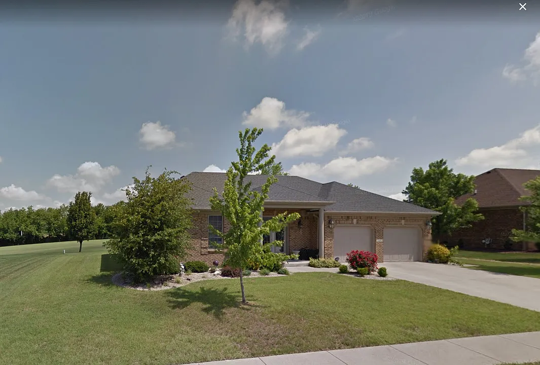 114 General Nelson Dr - B4 - 1 — Photo 1