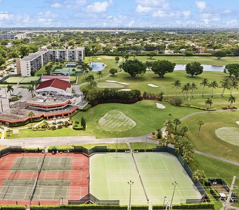 Hollybrook Golf And Tennis — Photo 2