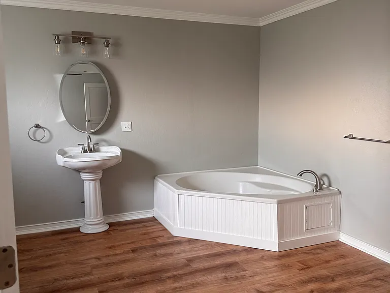 14711 E Main St — Photo 11