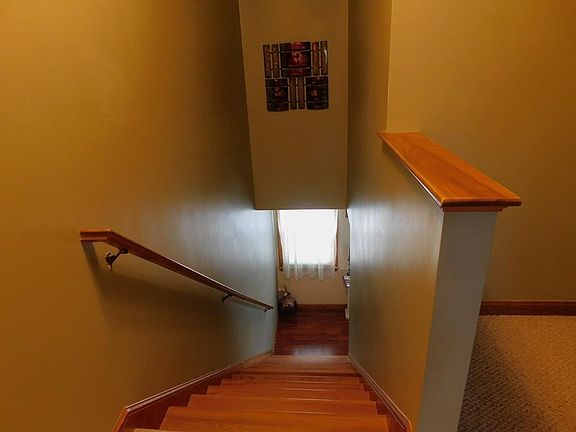 4th image of 15 Twin Brooks Cir