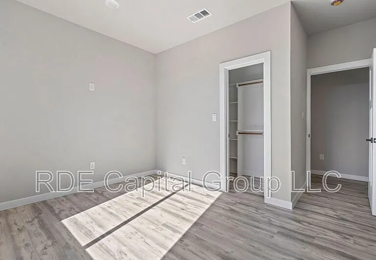 948 Corinth Street Rd #6 — Photo 16