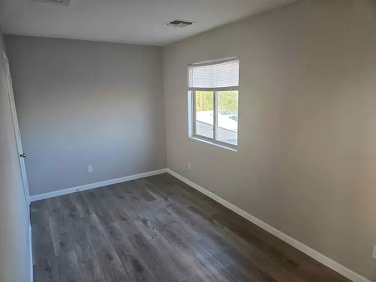 1209 S 14th Ave #1 — Photo 10
