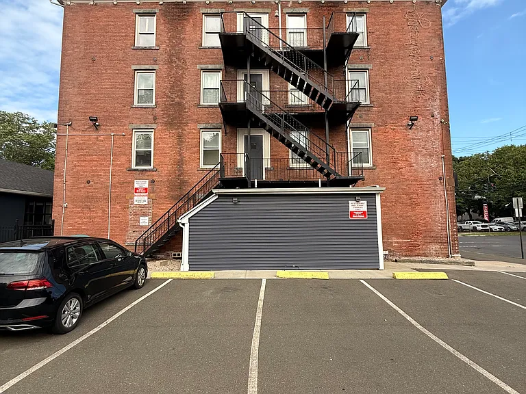 175 Humphrey St #R1 — Photo 11
