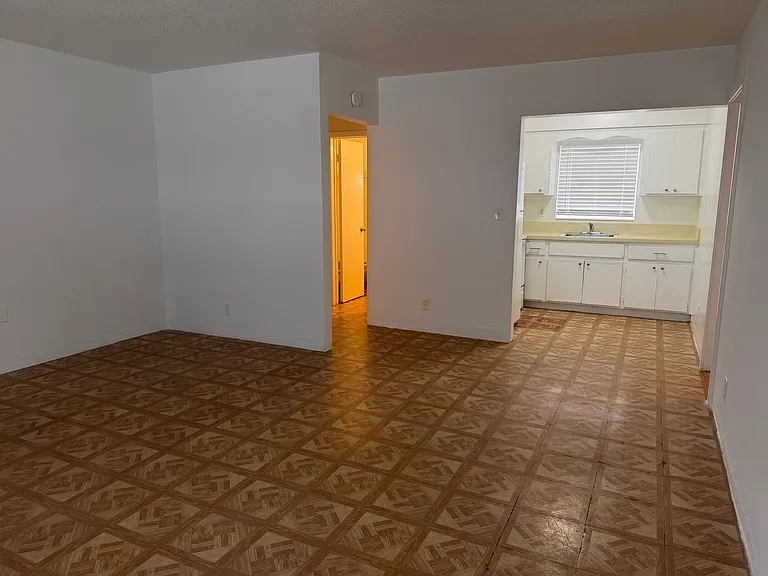 2111 Roosevelt St — Photo 14