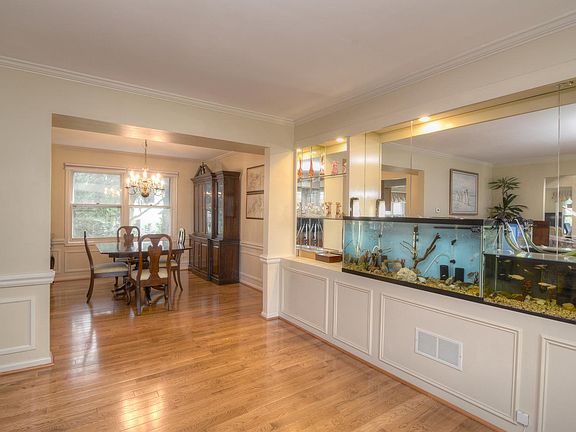 5th image of 335 Bloomfield Cir