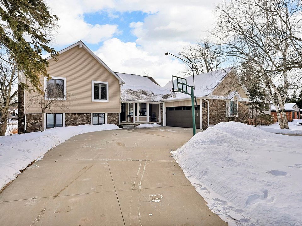 1st image of 631 Drahner Cir
