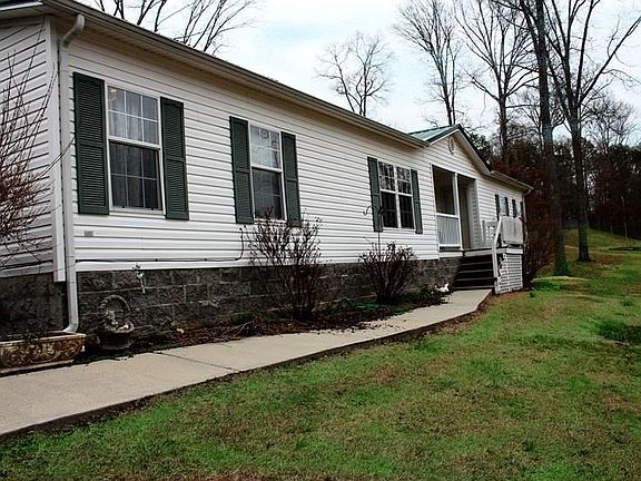2nd image of 128 Burl Oaks Dr NE