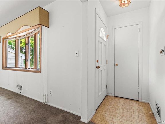 3rd image of 2872 Brookfield Drive