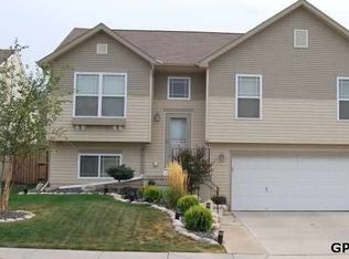 19635 V St, Omaha, NE 68135