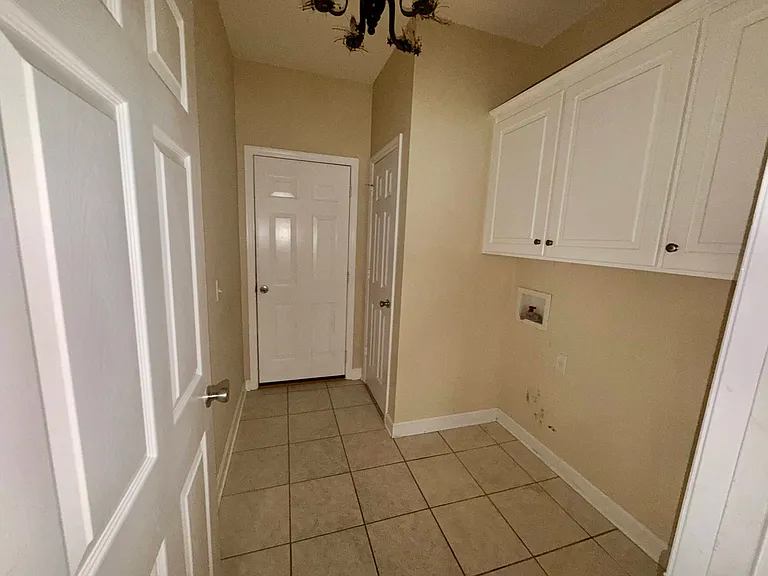 235 Wellington Pl — Photo 14