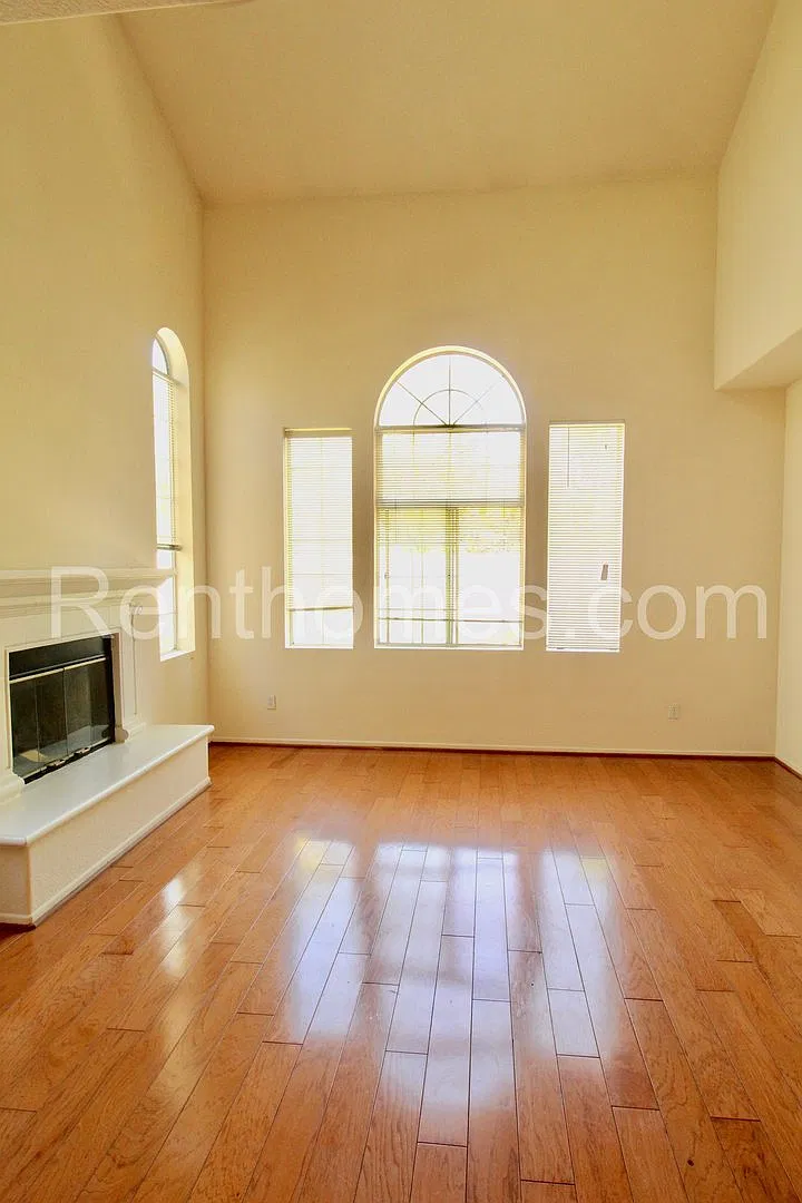 San Marcos, 1880 Matin Circle #141 - Ambiance, Close to Hwy 78, shopping and restaurants! — Photo 2
