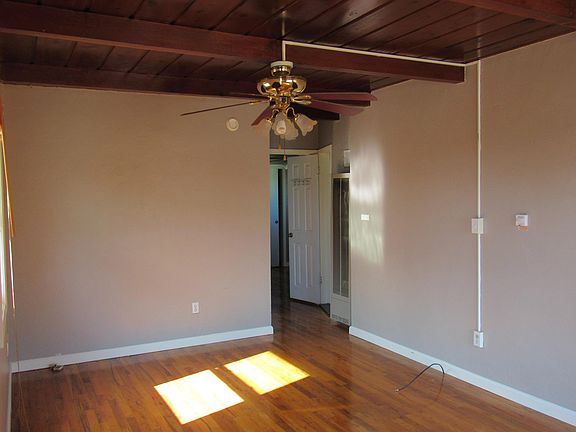 4th image of 2358 Vancouver Ave