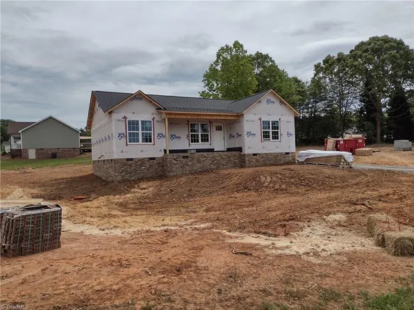 193 Kameron Dr, Madison, NC 27025